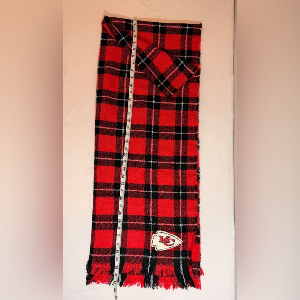 LITTLE EARTH Kansas City Chiefs Plaid Blanket Scarf Red and Black . - Picture 6 of 7